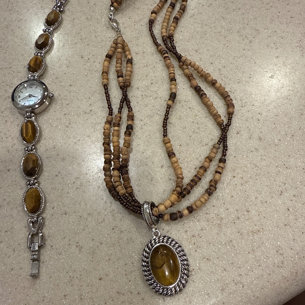 Woman Watch and Necklace Set